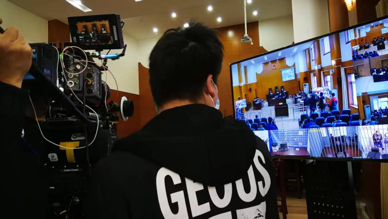 AI生成VS人工创意——洛江区广告片拍摄公司的技术浪漫主义实践